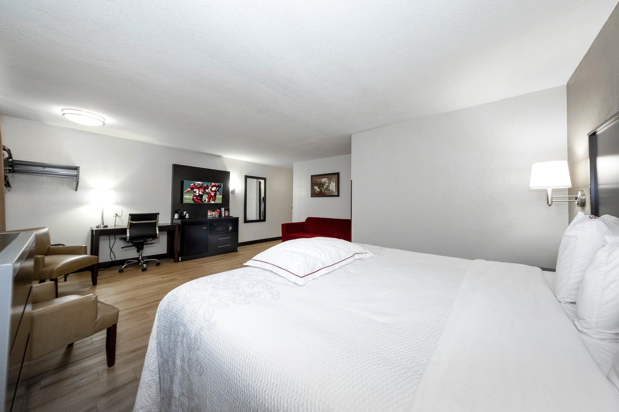 Red Roof Inn Plus+ Huntsville Exterior foto