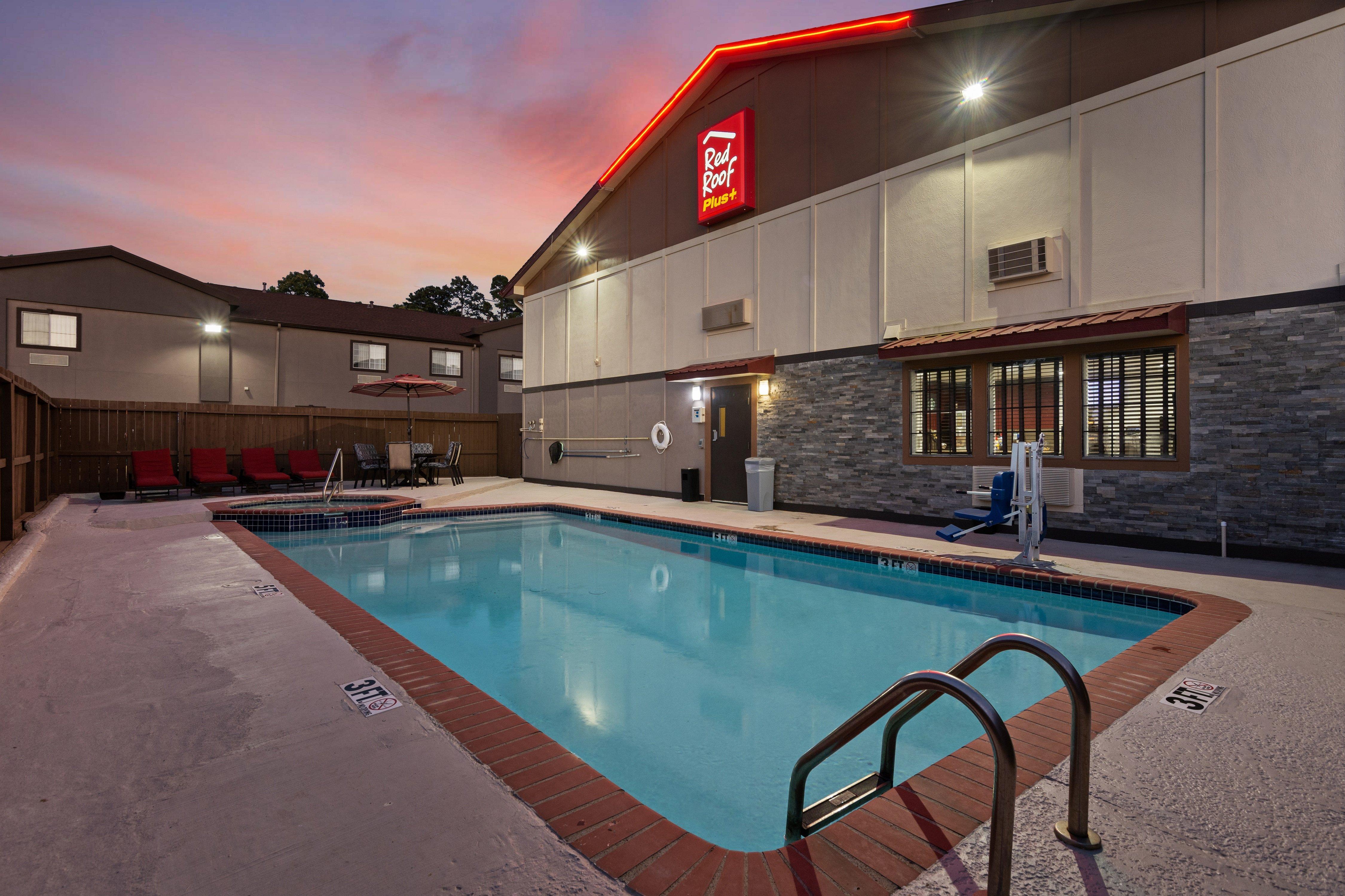 Red Roof Inn Plus+ Huntsville Exterior foto