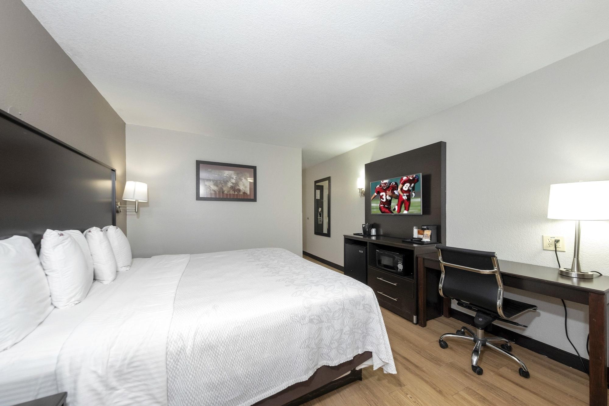 Red Roof Inn Plus+ Huntsville Exterior foto