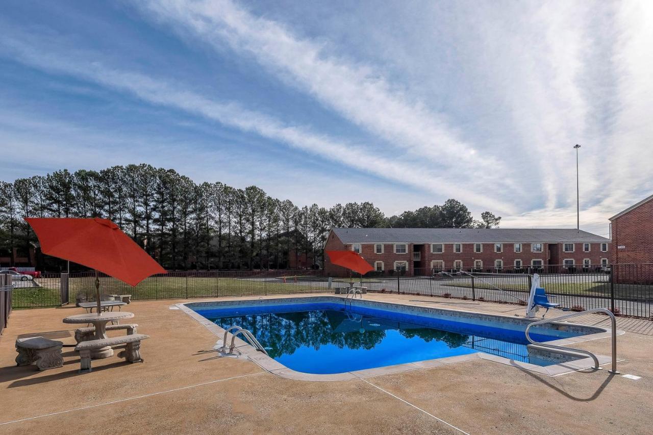 Red Roof Inn Plus+ Huntsville Exterior foto