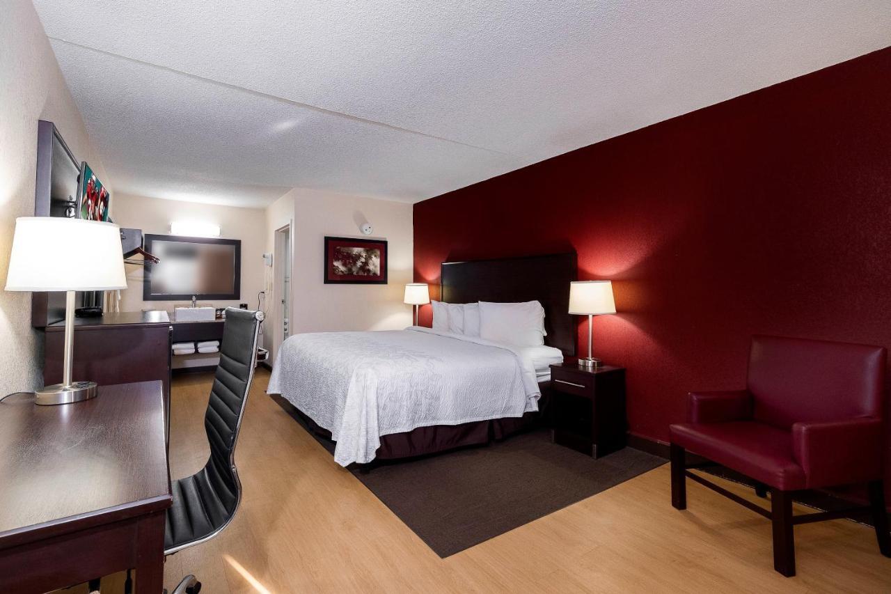 Red Roof Inn Plus+ Huntsville Exterior foto