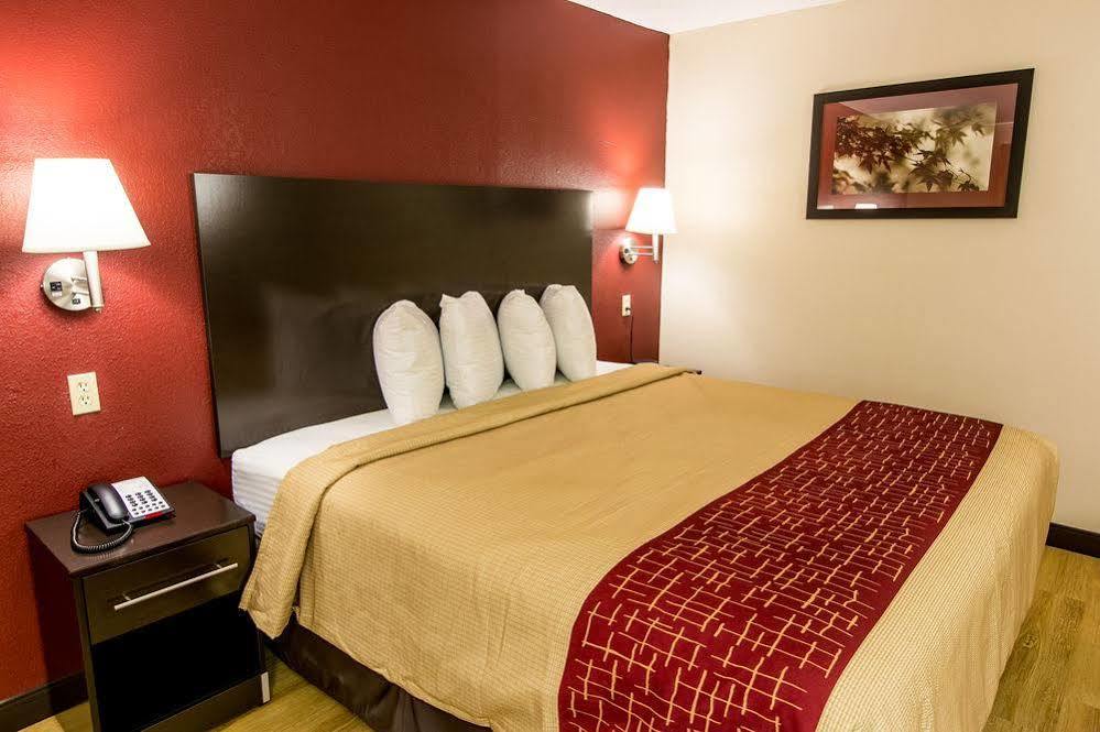 Red Roof Inn Plus+ Huntsville Exterior foto